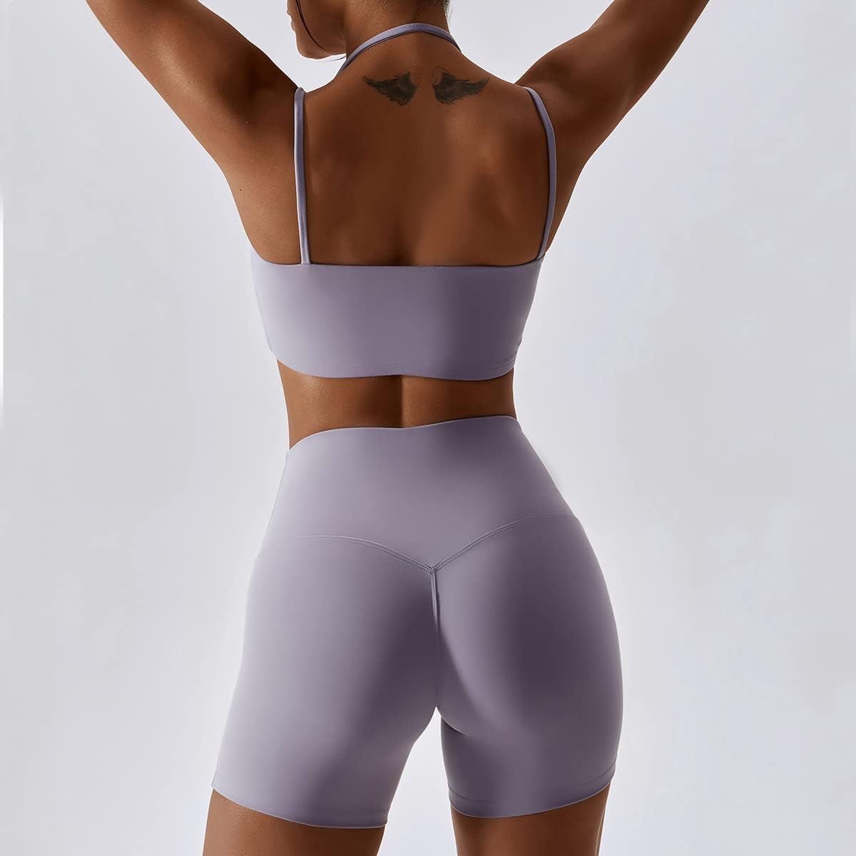 Elevate Your Workout with Our Stylish Women's 2-Piece Yoga Set Featuring High-Waisted Biker Shorts and Sports Bra in Grey